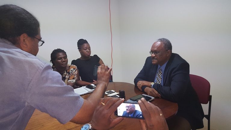 Stewart Saunders Meets Media