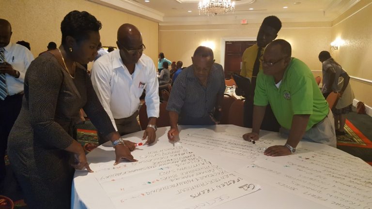 Private, Public Sectors Discuss Economic Growth