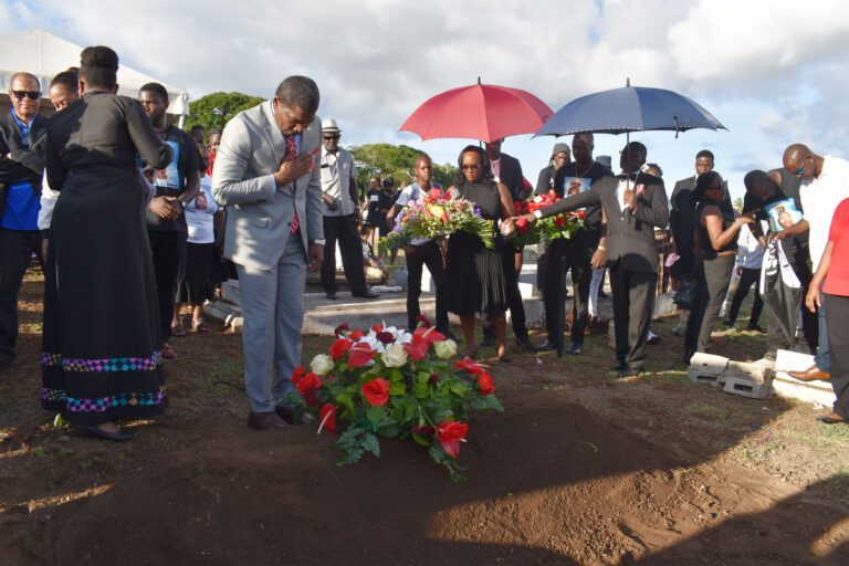 PM Drew, Minister Henderson pay tribute to Labour Party loyalist Lynette Nanton￼