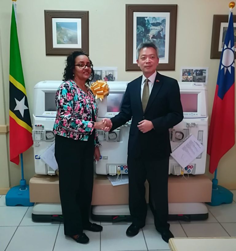 Taiwan Donates Dialysis Machines To Hospital