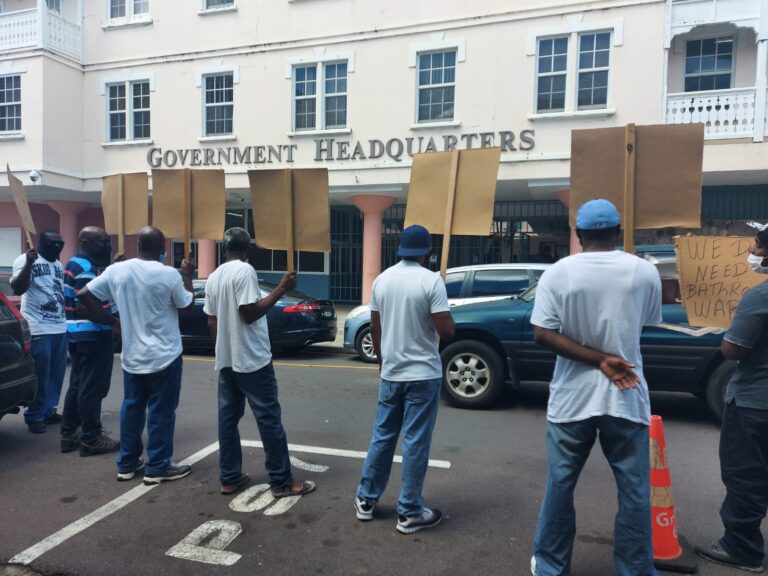 Gov’t Official Invites East Line Bus Drivers To Meeting During Protest